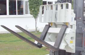 卡斯卡特：傾翻架   